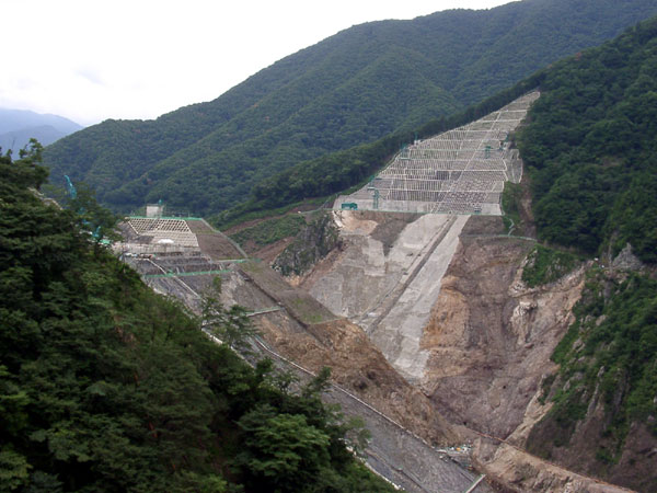徳山ダム