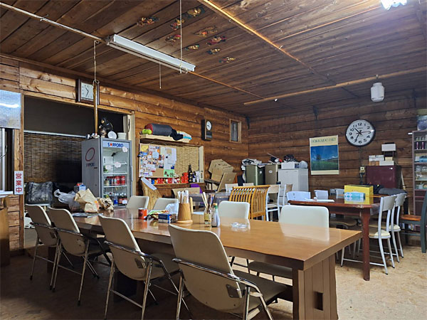 丘の館